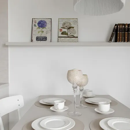 Apartment Comfort - *